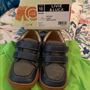 Sneaker Kids Shoe size 10 boys like new worn once